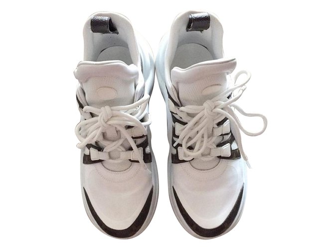 Louis Vuitton sneakers White  ref.73686