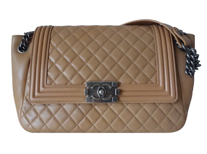 Boy Chanel Chico de compras Beige Cuero  ref.73700