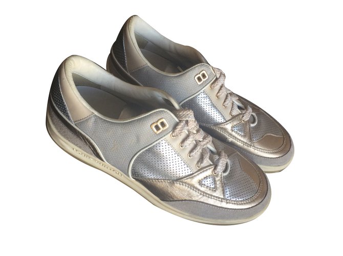 Louis Vuitton sneakers Silvery Leather  ref.73814