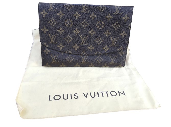 Louis Vuitton Clutch Brown Leather  ref.73935