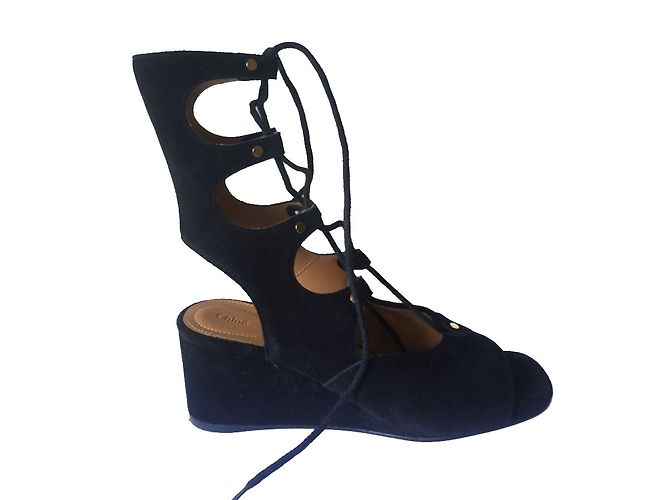 Chloé Gladiator Sandalen aus Wildleder Schwarz