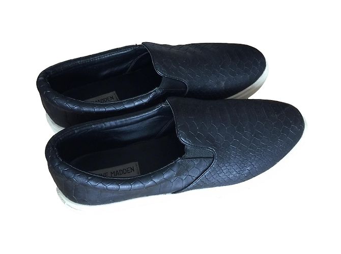 Steve Madden crocodile effect sneakers black leather