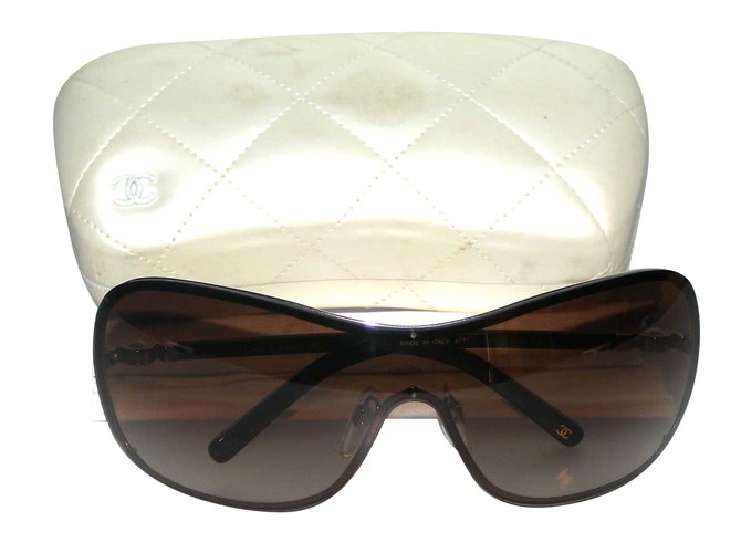 Chanel Oculos escuros Dourado Castanho escuro Metal Plástico Pérola  ref.74244