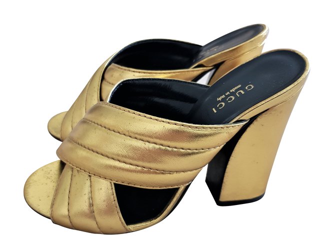Gucci Pantoletten-Sandalen Golden Leder  ref.74756