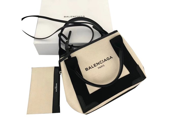 Balenciaga Bolsos de mano Beige Cuero  ref.74956