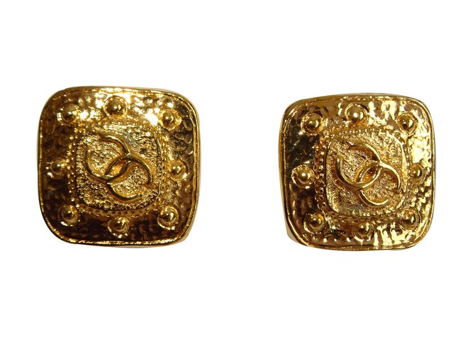 Chanel Brincos Dourado Metal  ref.75003