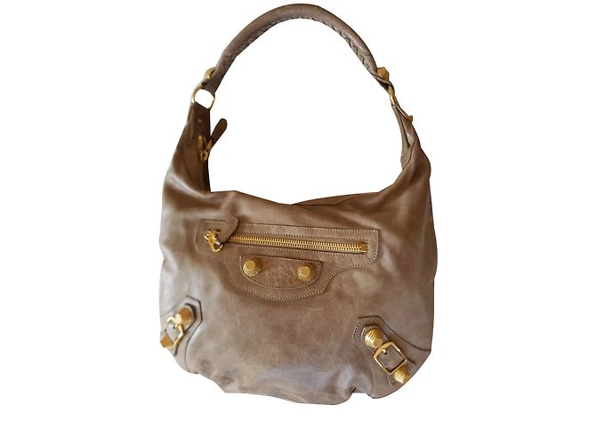 Balenciaga Bolso hobo clásico del día