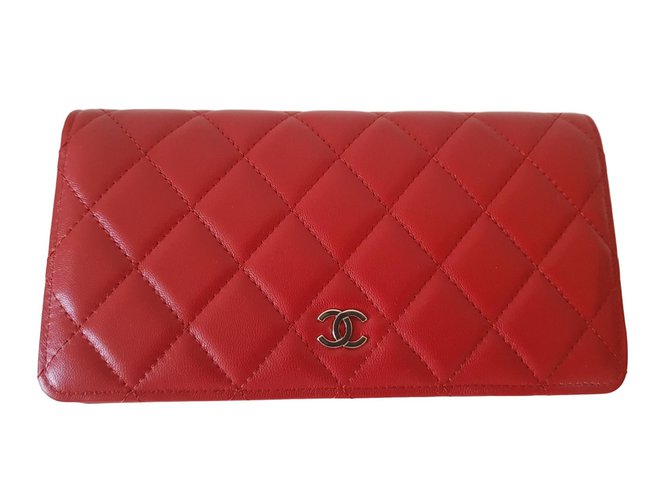 Chanel Timeless Cuir Rouge  ref.75242