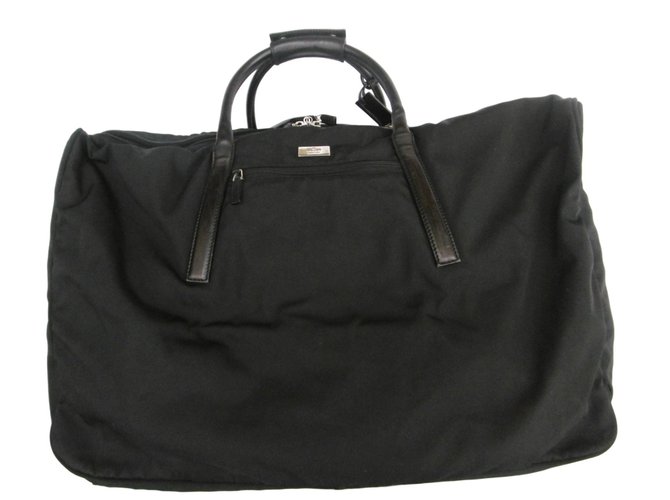 black gucci travel bag