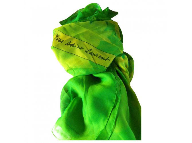 Saint Laurent Scarves Green Silk  ref.76094