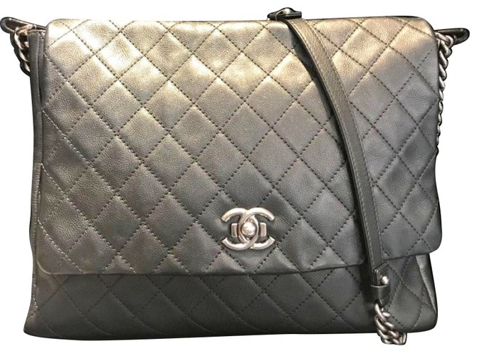 Chanel Handtaschen Schwarz Leder  ref.76410