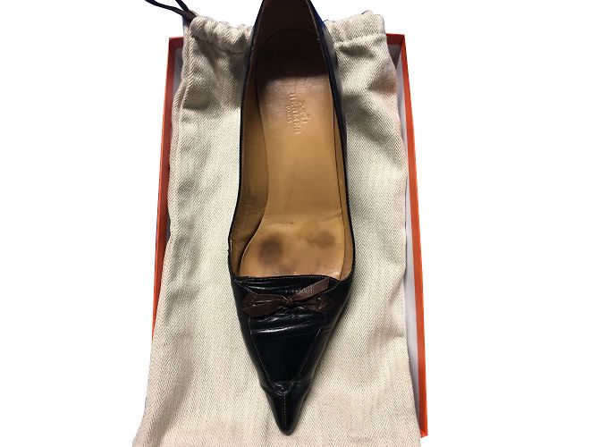 Hermès Black Leather Pumps with Bow