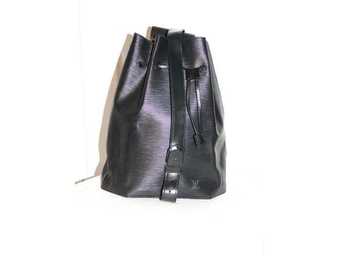 Louis Vuitton Bolsa de hombro Negro Cuero  ref.76584