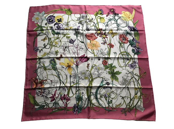Gucci Silk scarves Multiple colors  ref.76663