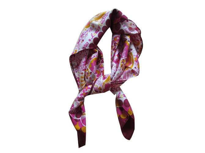 Louis Vuitton Silk scarves Multiple colors  ref.76678