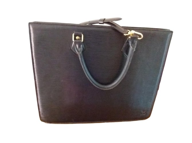 Louis Vuitton Handbags Black Leather  ref.76705