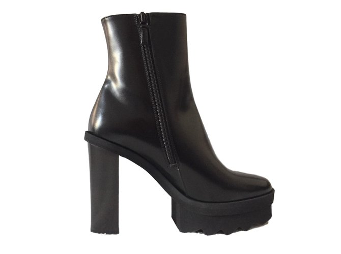 Stella Mc Cartney Ankle boots Black Synthetic  ref.76723