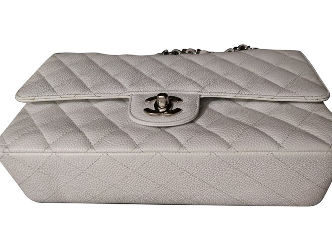Chanel Timeless caviar lined flap White Leather  ref.76796