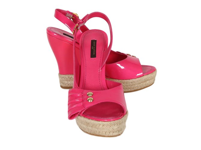 Louis Vuitton Sandalen Pink Lackleder  ref.76998