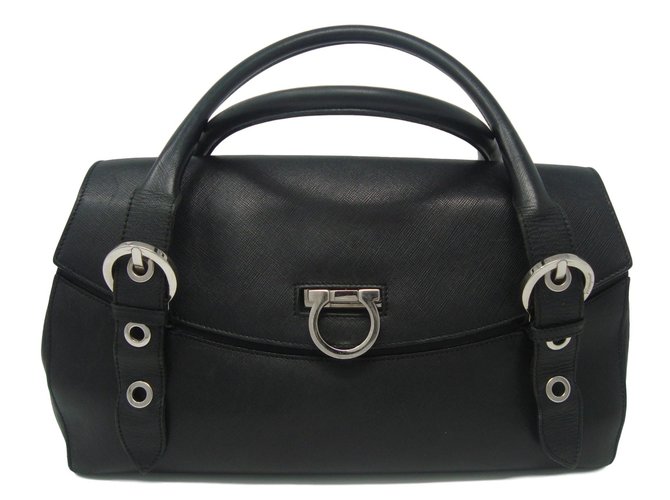 Salvatore Ferragamo Handbags Black Leather  ref.77065