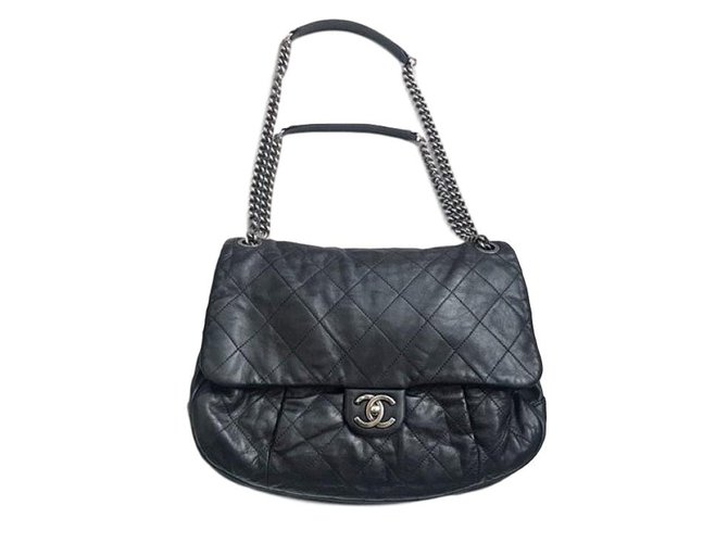 Chanel Handtaschen Schwarz Leder  ref.77097