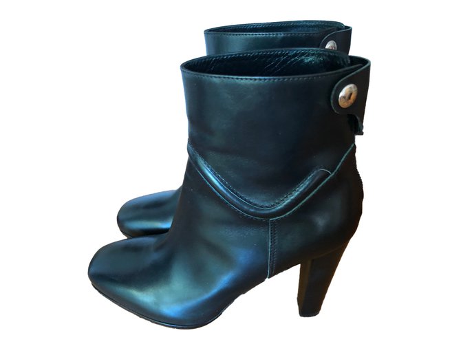 Hermès Ankle boots Black Leather  ref.77197