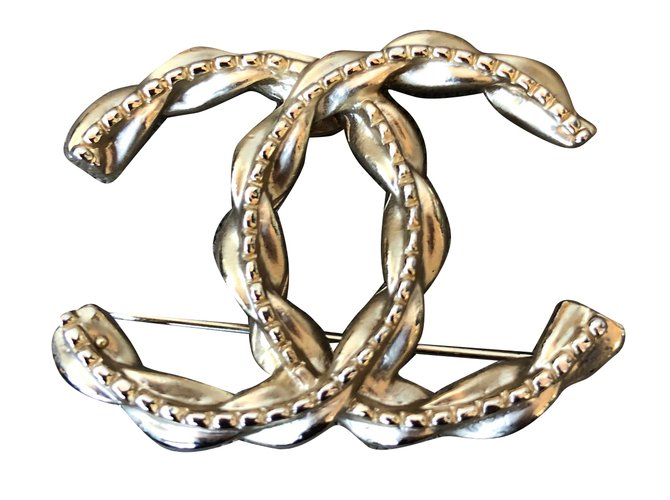 Chanel Brooches Golden  ref.77296