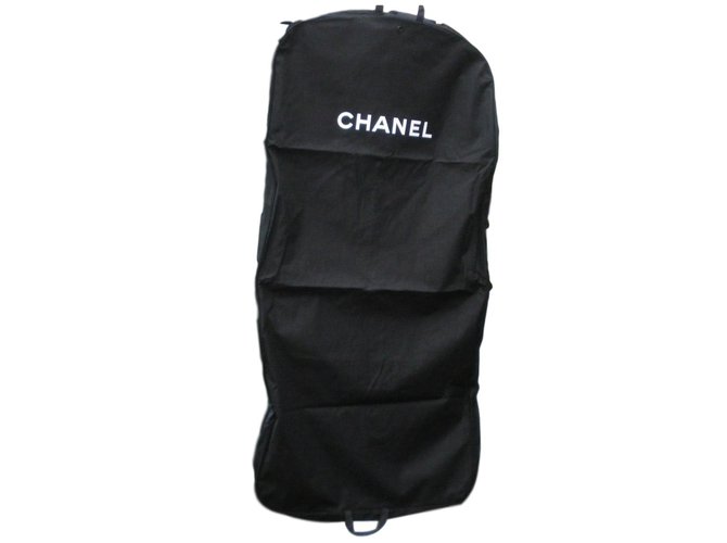 Chanel Bolsa de viaje Negro Lienzo  ref.77452