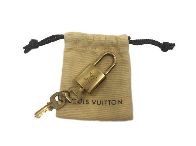 Louis Vuitton Lock Golden  ref.77682