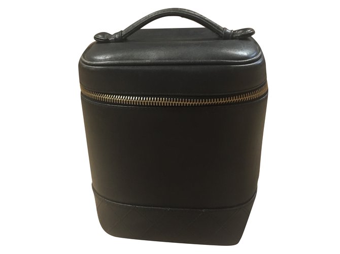 Chanel Purses, wallets, cases Black Golden Leather  ref.77746