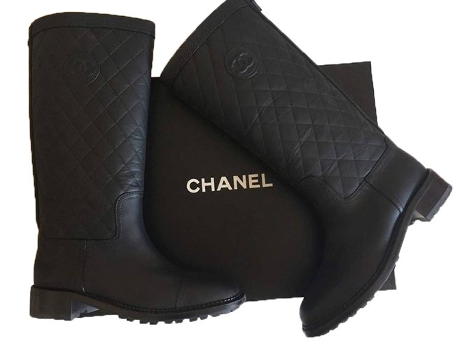 Chanel Botas Negro Cuero  ref.77768
