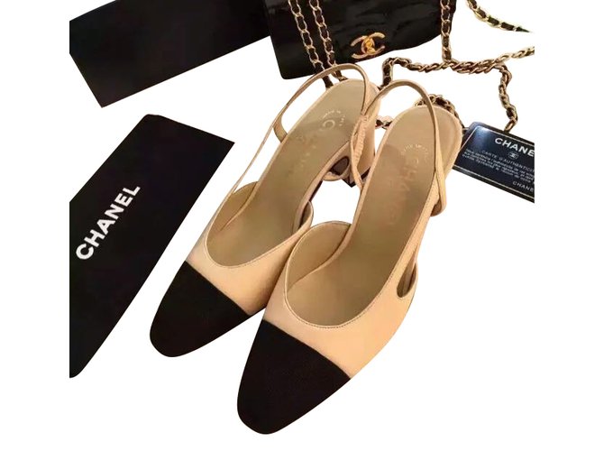 Chanel Heels Black Beige Leather ref.77945 - Joli Closet