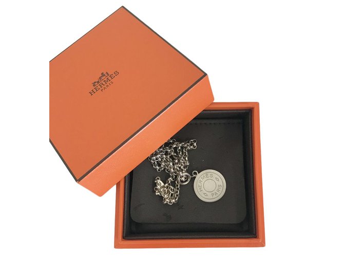 Hermès Necklaces Silvery Metal  ref.78063