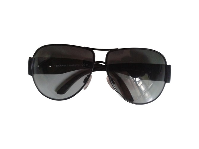 Chanel Gafas de sol Negro Vidrio  ref.78128