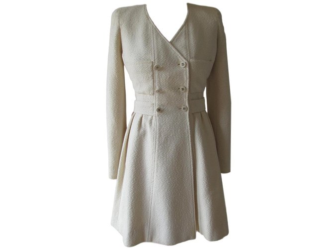 Chanel Coats, Outerwear Beige Tweed  ref.78214