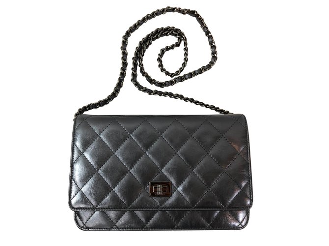Wallet On Chain Chanel Travel bag Leather  ref.78357