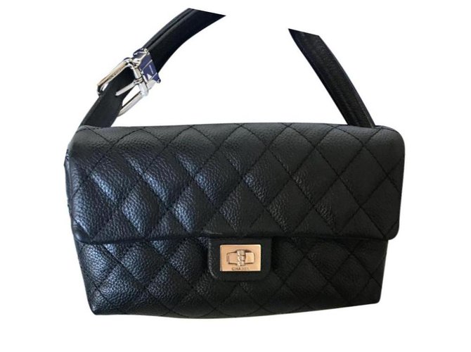 Chanel Handtaschen Schwarz Leder  ref.78360