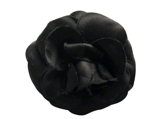 Chanel camelia brooch Black Silk  ref.78373