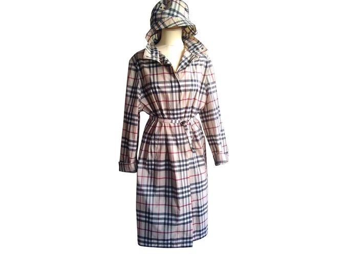 Burberry Trenchcoats Beige Polyester  ref.79103