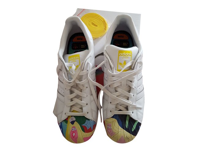 Compra sinsonte Oeste Adidas Pharrell Williams Superstar Blanco Multicolor Cuero ref.79394 - Joli  Closet