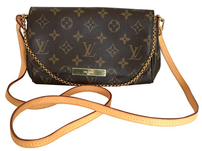 Louis Vuitton Monogram Favorite MM Crossbody Flap bag Leather ref