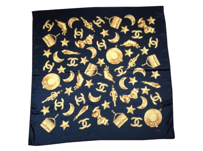 Chanel Lenços Dourado Azul marinho Seda  ref.79514