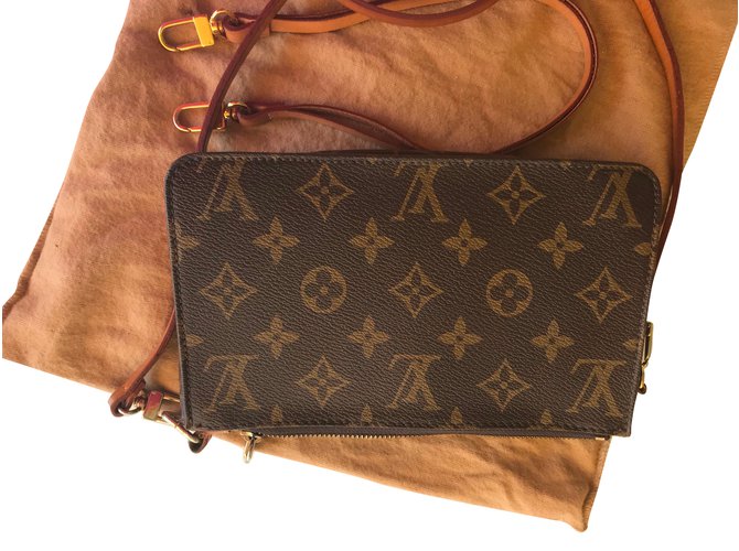 Louis Vuitton Clutch bags Brown Cloth  ref.79545