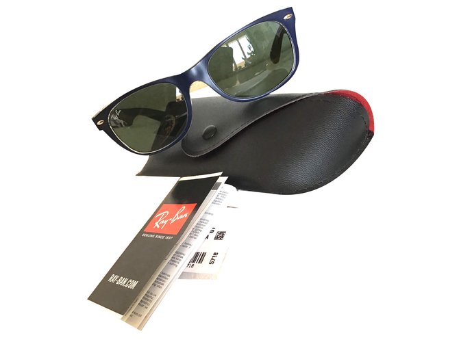 Ray-Ban Gafas de sol Azul marino Plástico  ref.79578