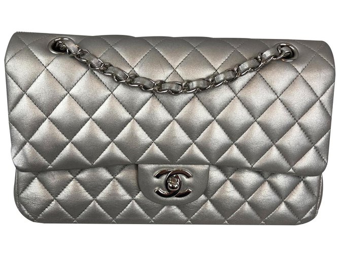 Timeless Chanel Handbags Silvery Leather  ref.80025