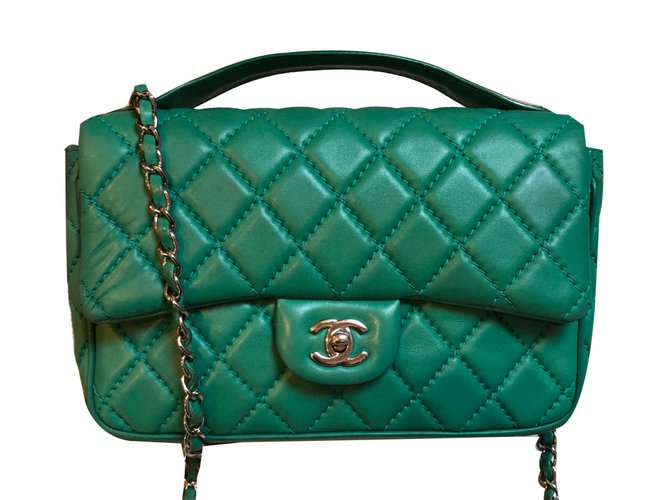 Timeless Chanel Handbags Green Patent leather  ref.80043
