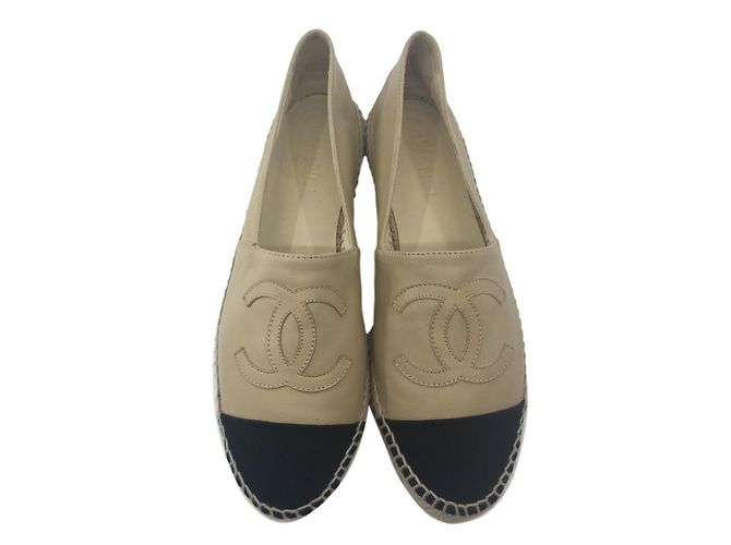 Chanel Espadrilles Schwarz Beige Lammfell Tuch