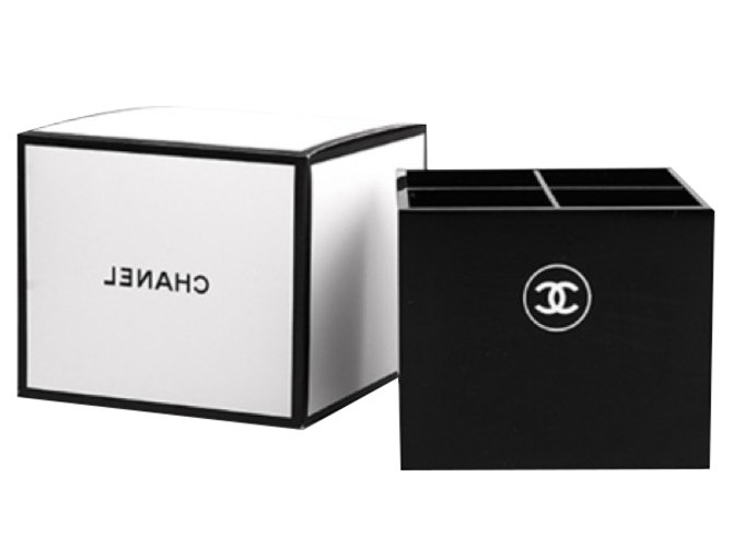 Chanel cepillo de almacenamiento Negro Acrílico  ref.80415