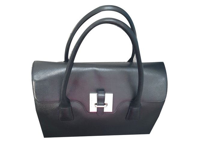Le Tanneur Handbags Black Leather  ref.80429