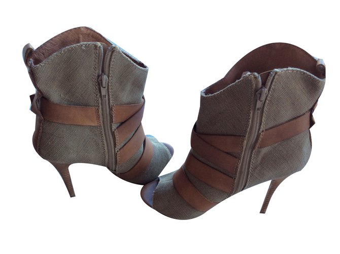 Nine West Ankle boots Beige Leather  ref.80644